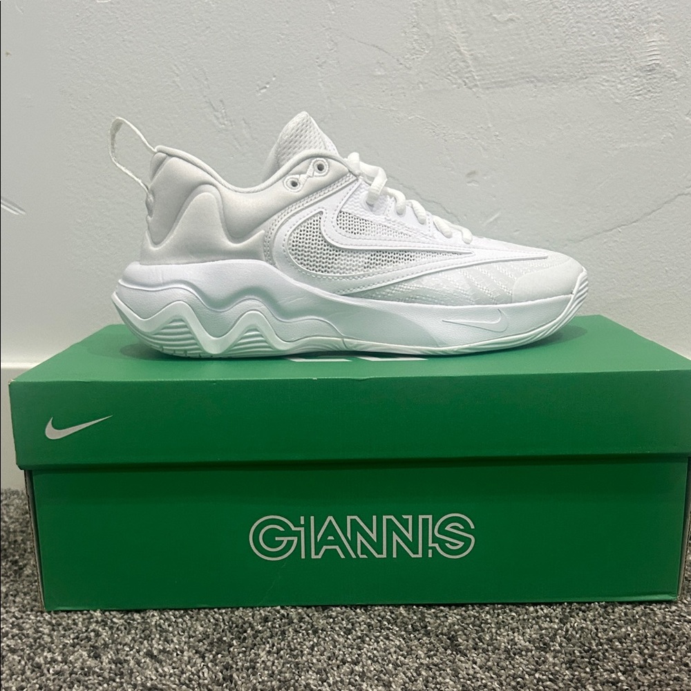 Nike Giannis Immortality 3